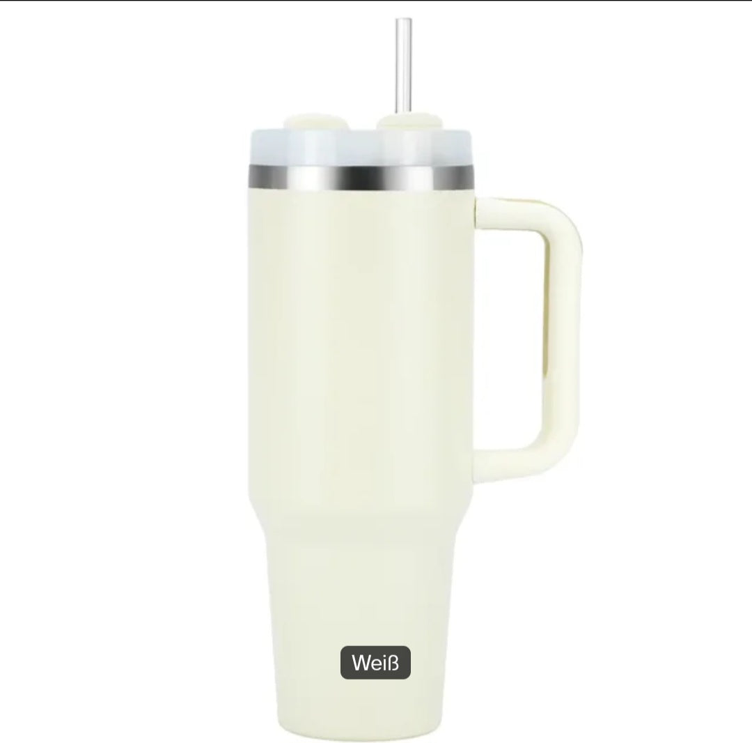 Kaffee Becher mit Griff und Strohhalm
